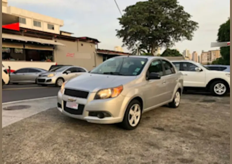 Chevrolet Aveo 2017 Automática 107000km